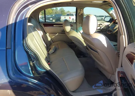 2003 Lincoln Town Car Signature из США, поврежденный, VIN 1LNHM82W53Y636518